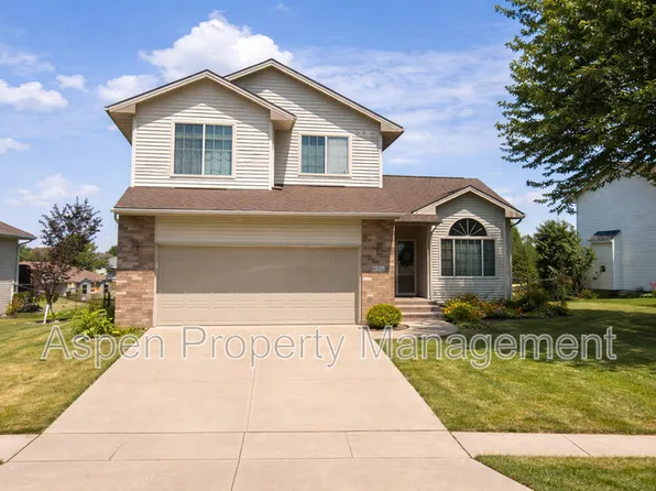 626 Tipperary Rd, Iowa City, IA 52246