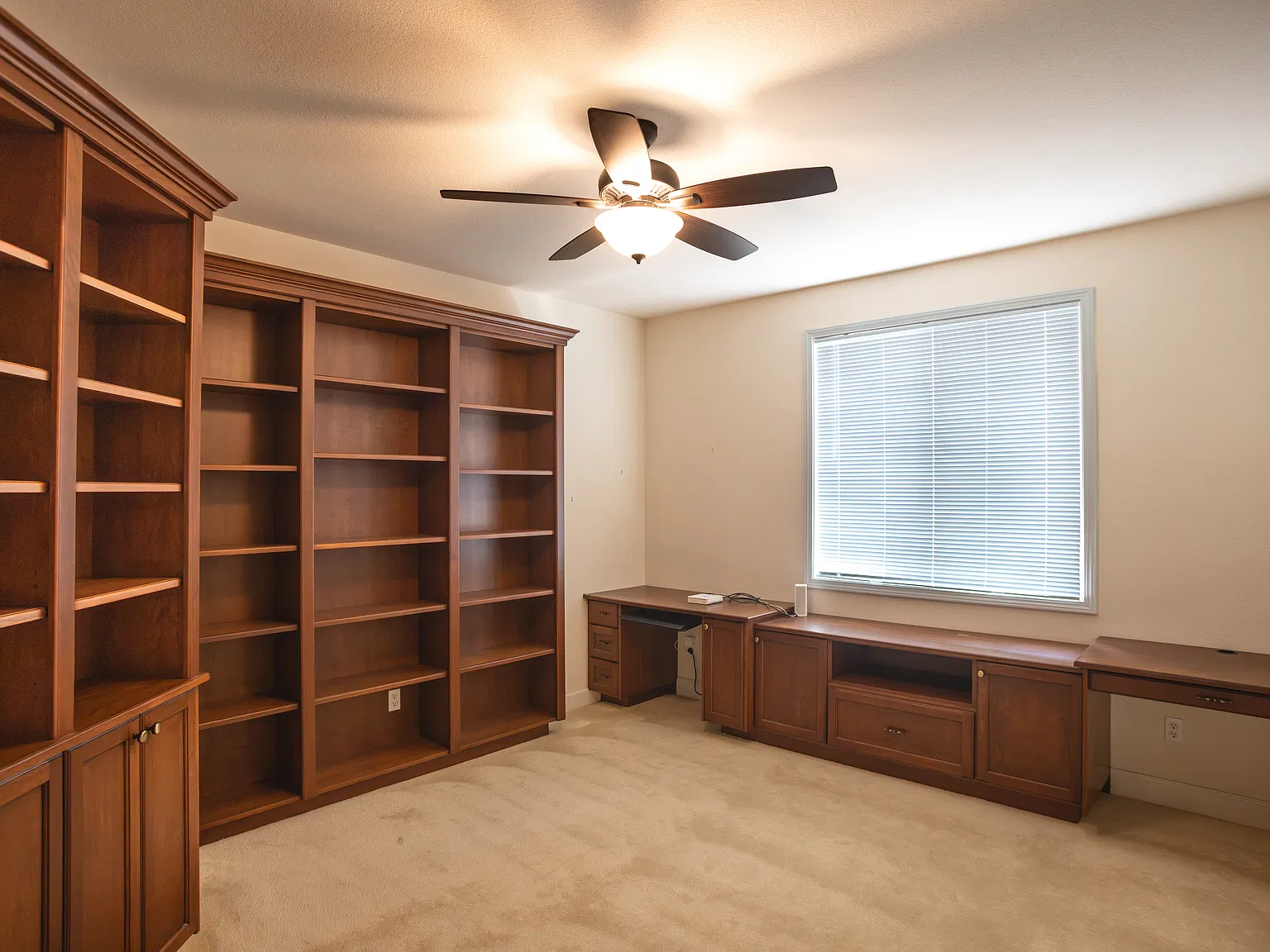 5 bed, 3070 sqft, $3,800 — Photo 4