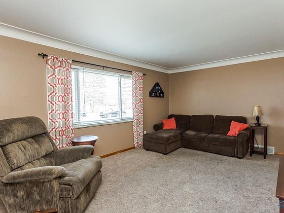 2nd image of 2114 Maryland Pl