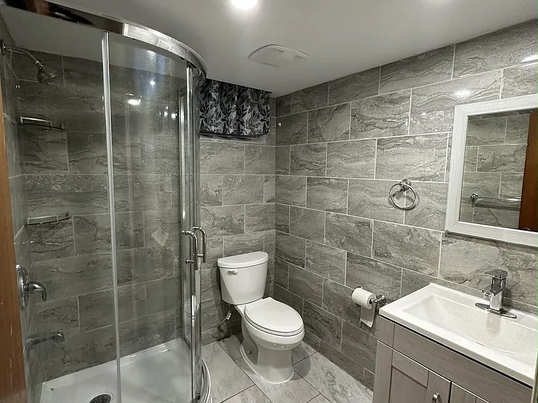 27 Kells Ave #BASEMENT — Photo 11