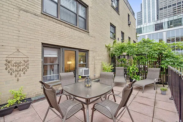 Sold by Compass | media 8