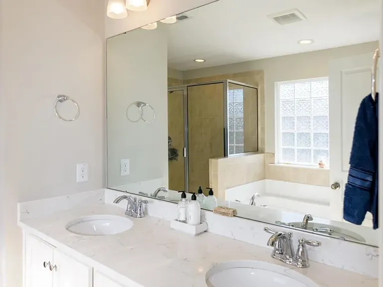 1106 Bromby Ave — Photo 5