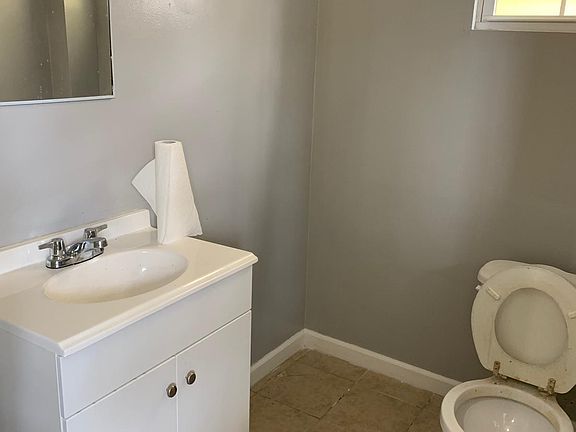 3rd image of 86 Keen St #1