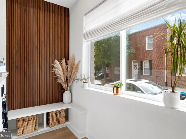 2367 E Albert St, Philadelphia, PA 19125