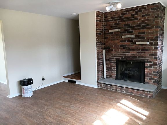 2nd image of 1216 Shanley Dr