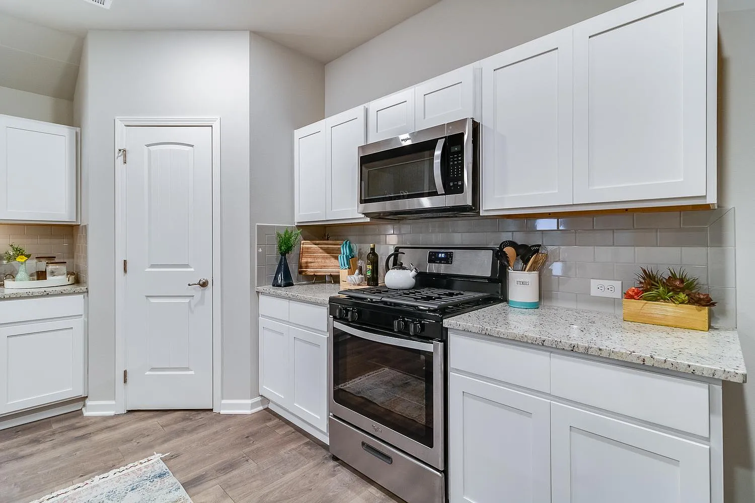4 bed, 2087 sqft, $3,000 — Photo 4
