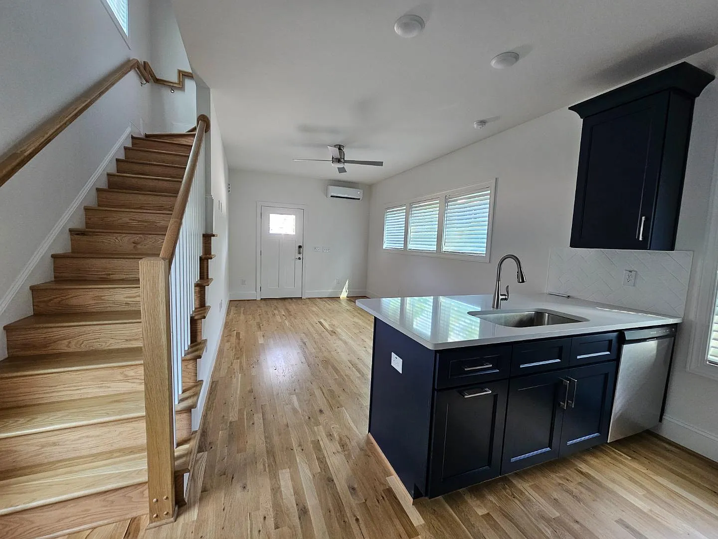 1749 Crest Rd — Photo 3