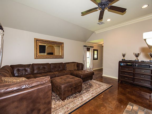 5th image of 204 Quiet Meadows Cir