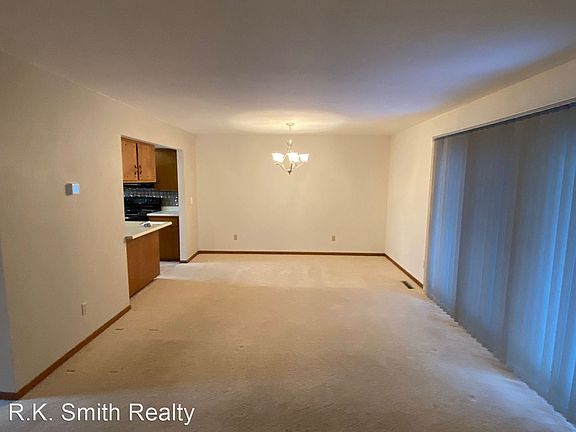 4th image of 2526 W Memorial Dr
