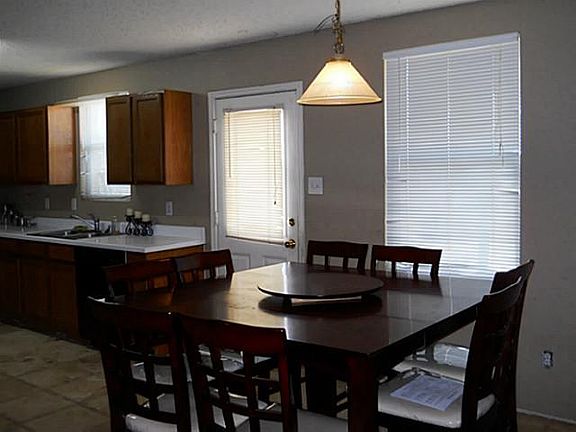 4th image of 3115 Breton Dr