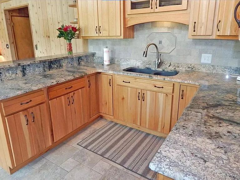 Mount Harvard Cir — Photo 17
