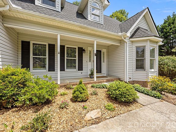 3rd image of 6 Springfield Way