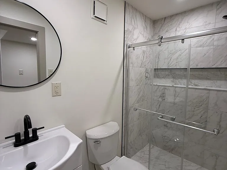 1329 N Dover St — Photo 24