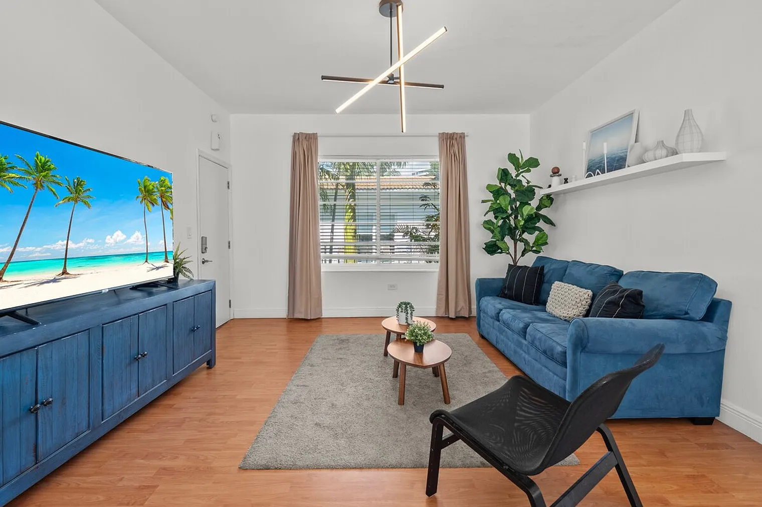 2 bed, 1.0 bath, 1001 sqft, $9,756 — Photo 4