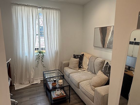 4th image of 1444 Frankford Ave #1