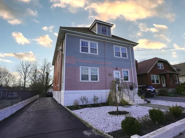 11 Main St, Acushnet, MA 02743