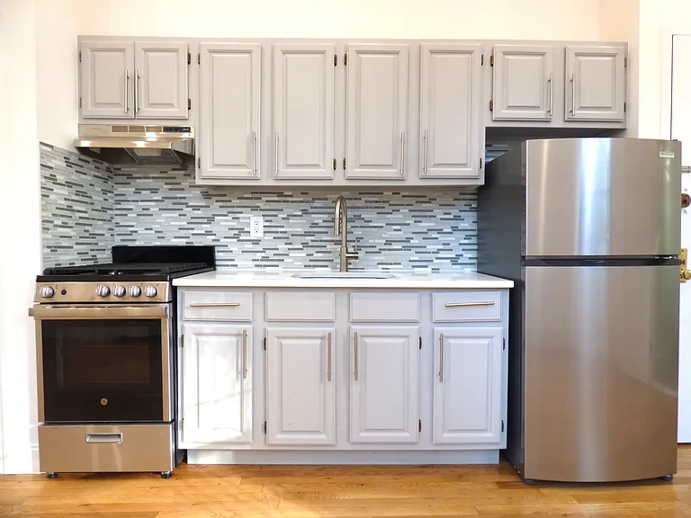 1742 1st Ave #6C — Photo 3