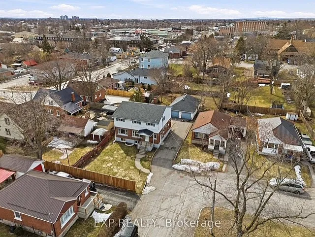 8 Reynolds Cres #1 — Photo 15