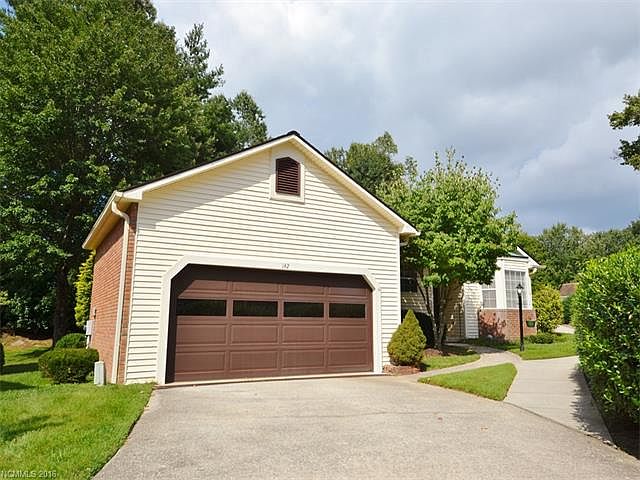 1st image of 142 Exeter Ct