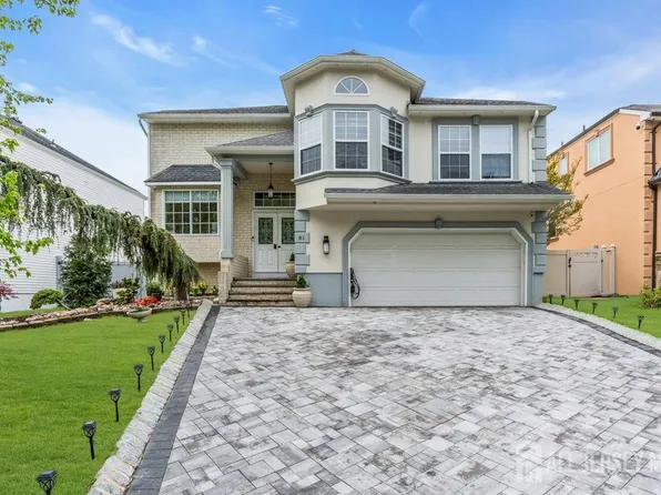 81 Ortley Ct, Matawan, NJ 07747