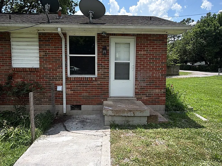100 Glenmont Dr #A — Photo 2