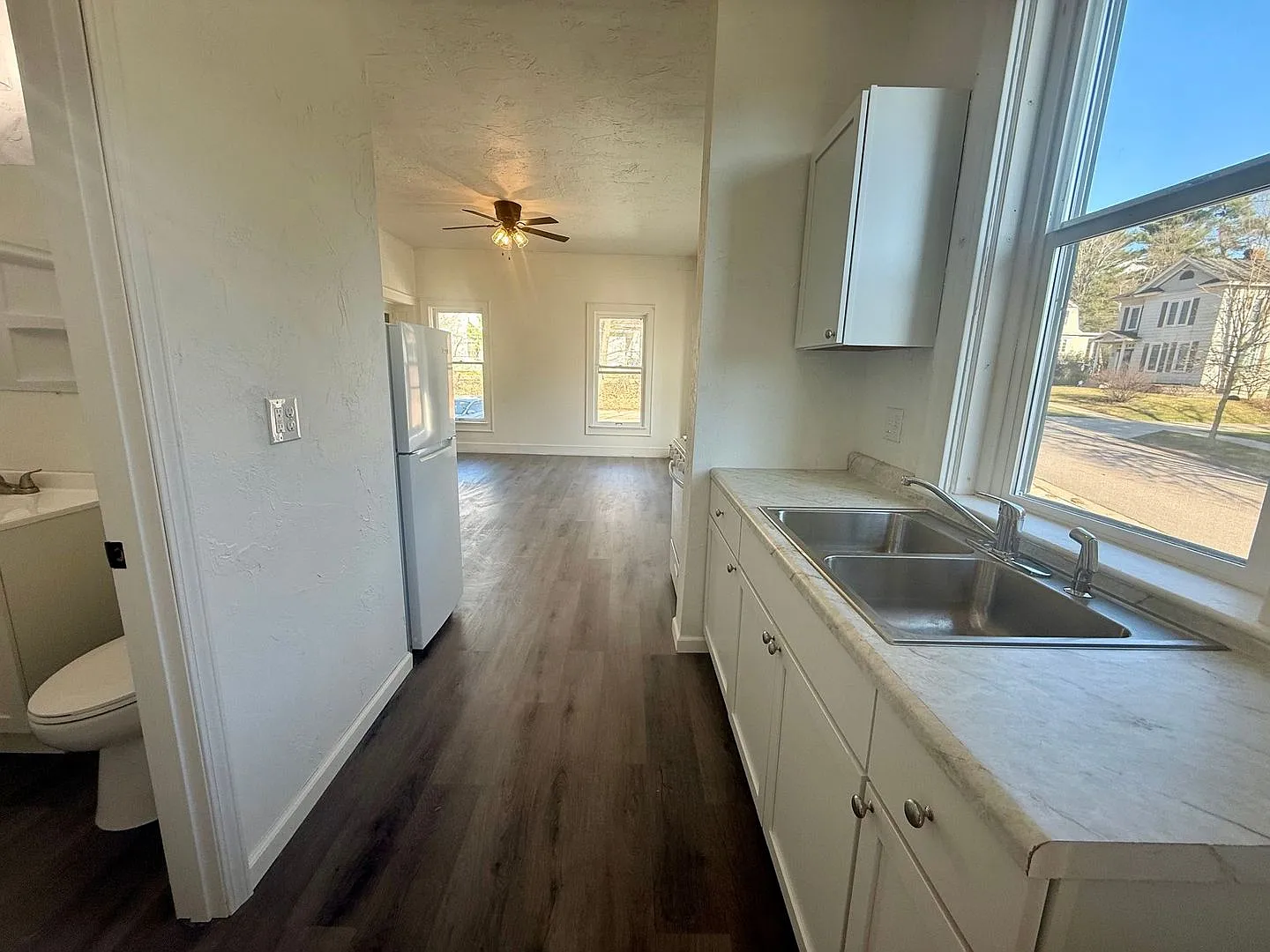 900 McClellan St — Photo 3