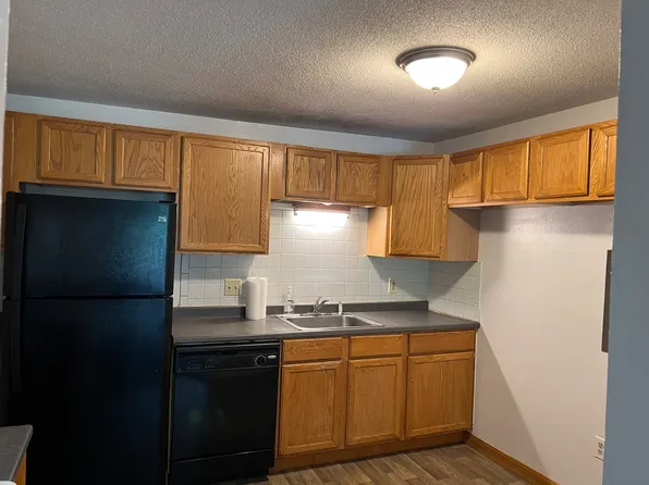 3 Strawberry Bank Rd APT 14, Nashua, NH 03062