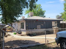 605 El Tejon Ave, B