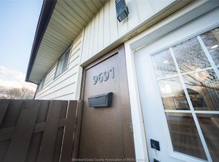9691 Avery Ln, Windsor, ON N8R 2C1