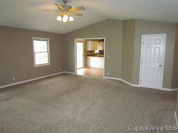 5th image of 822 Whispering Pines Dr