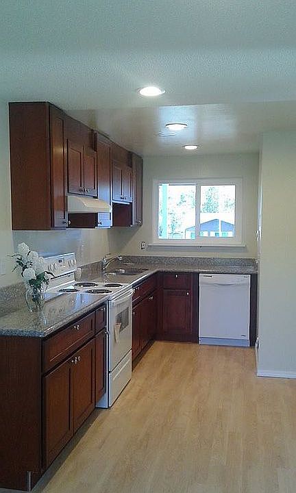 1st image of 8822 S K St