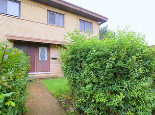 621 Maple Ct, Mount Prospect, IL 60056