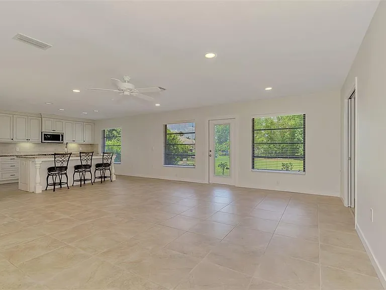 2340 Palmetto St — Photo 15