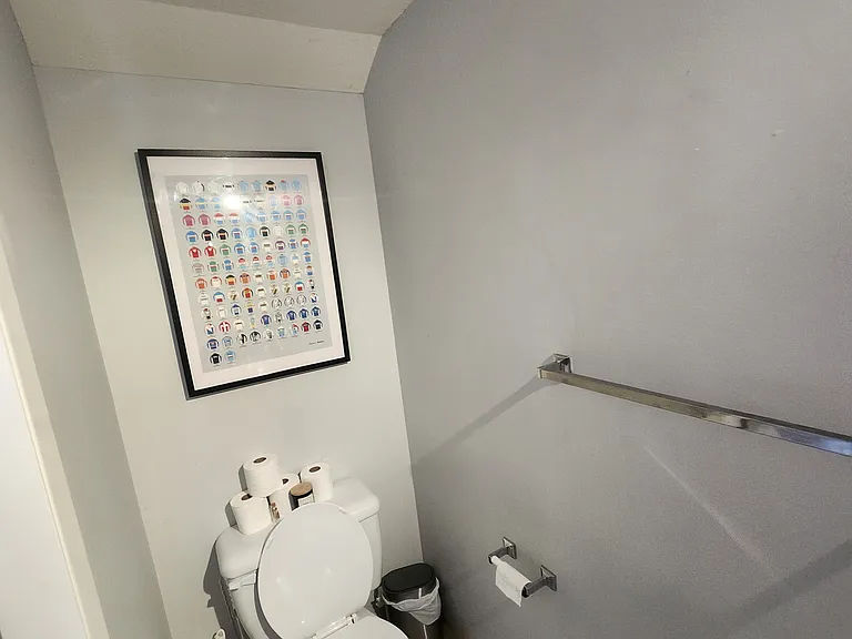1678 W 7th Ave #6 — Photo 13