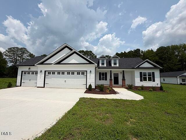 1st image of 105 Lynn Ln