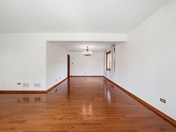 4th image of 8424 168th St