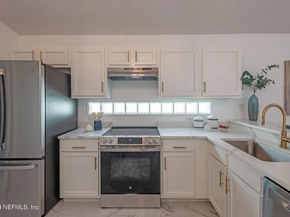 127 NAUGATUCK Drive, Jacksonville, FL 32225