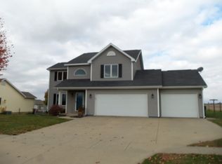 798 183rd Pl, Pella, IA 50219