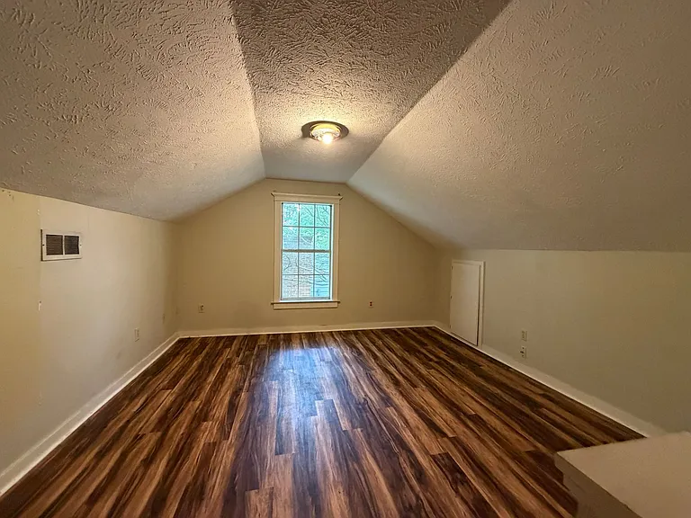 207 Goodman Pl — Photo 32