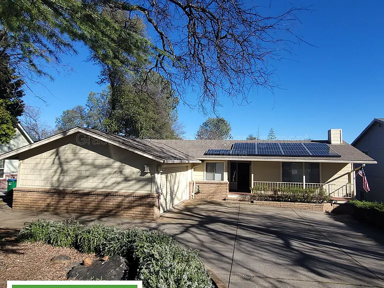 18212 Hummingbird Dr — Photo 1