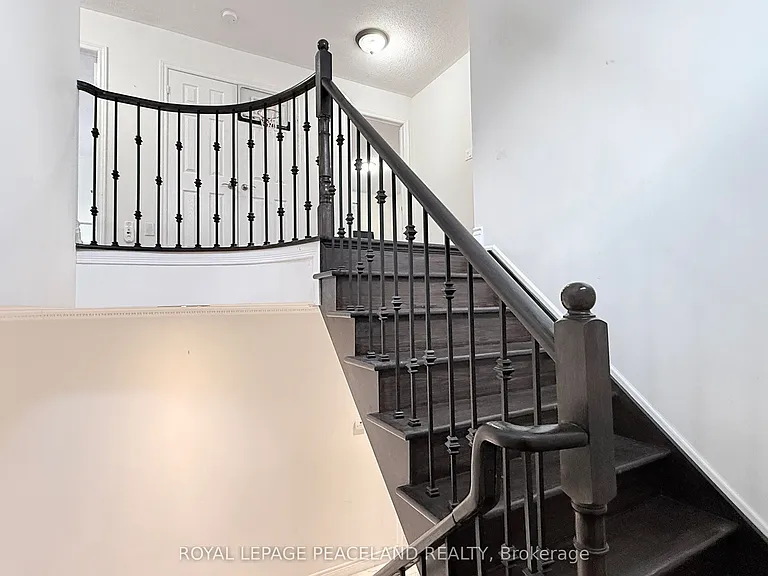 110 Annina Cres — Photo 13