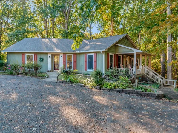 407 Oakwood Dr, Lawrenceburg, TN 38464