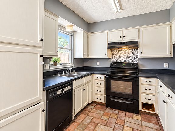 2nd image of 4120 Tulip Tree Ct