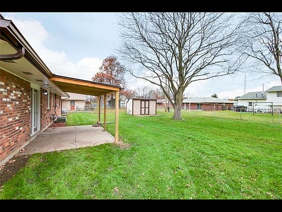 5th image of 975 Linwood Dr