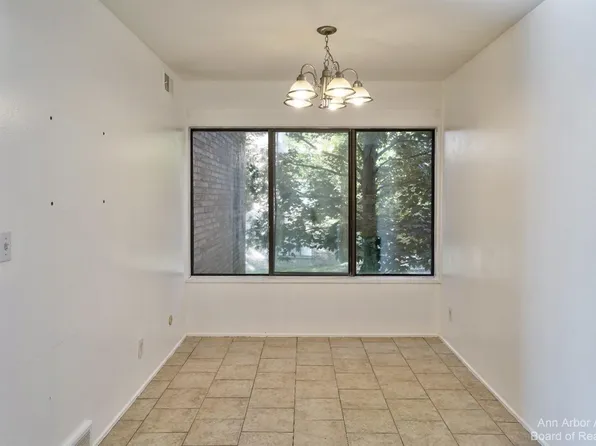 2108 Pauline Blvd APT 205, Ann Arbor, MI 48103