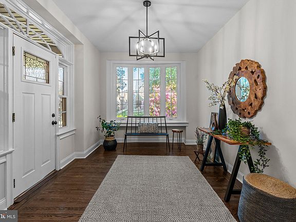 5th image of 5630 Woodbine Ave