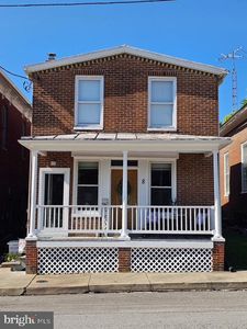 8 E Broadway St, Union Bridge, MD 21791