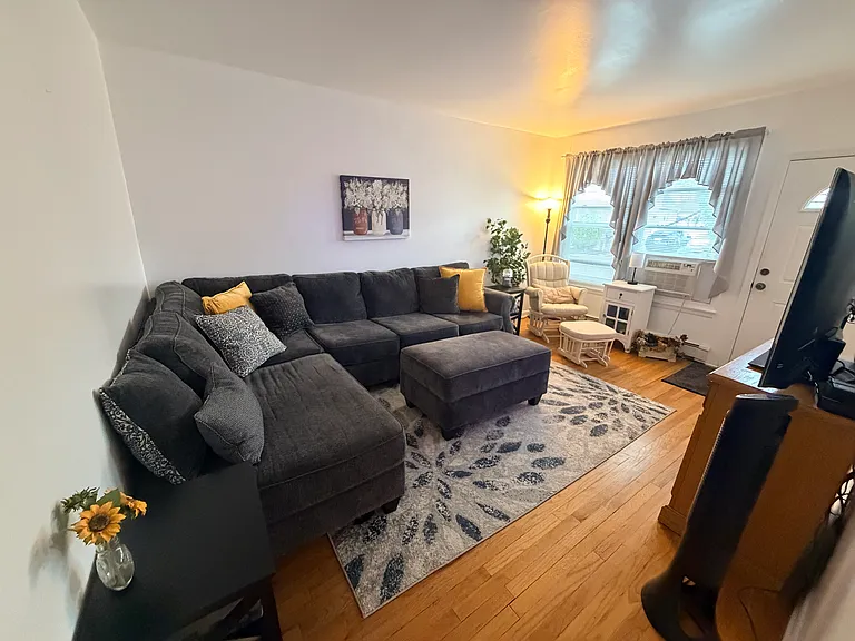 42 Newby Ave — Photo 3