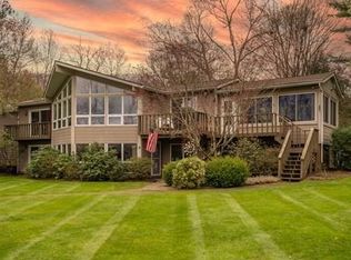 3 Bungalow Pt, Wilbraham, MA 01095