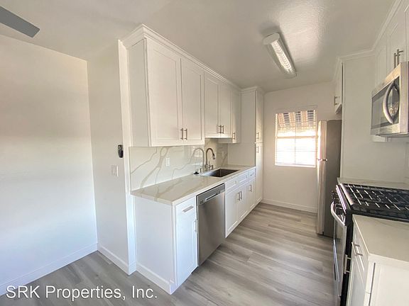 3rd image of 3445 Mentone Ave #203